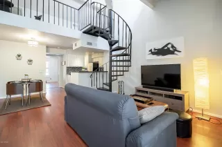 Photo #4: 6096855 Listing