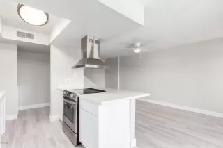 Photo #3: 6096865 Listing