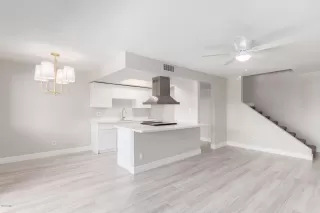 Photo #5: 6096865 Listing