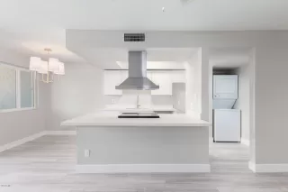 Photo #6: 6096865 Listing