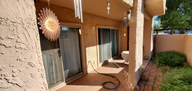 MLS: 6096930 Condo For Sale