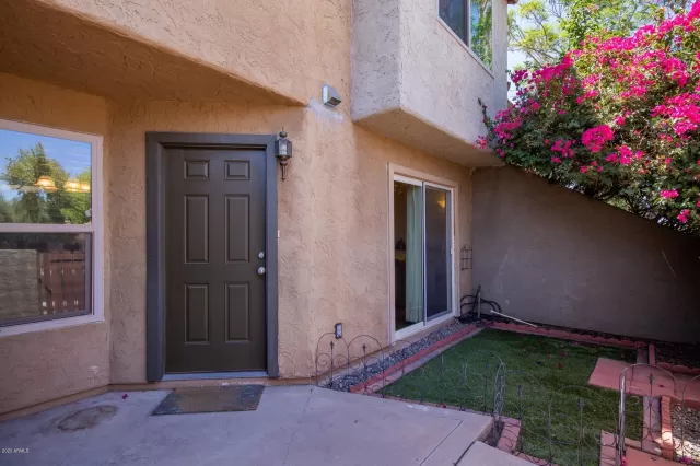 MLS: 6097282 Condo For Sale