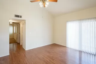 Photo #4: 6097404 Listing