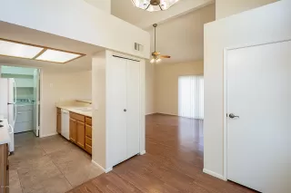 Photo #6: 6097404 Listing