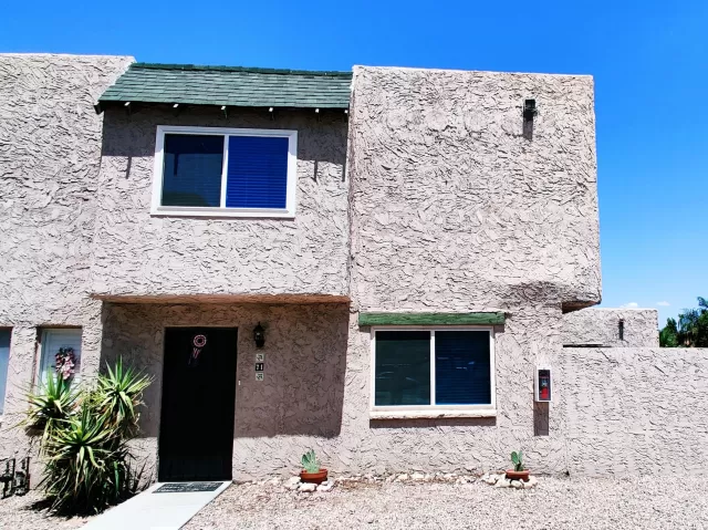 MLS: 6098016 Condo For Sale