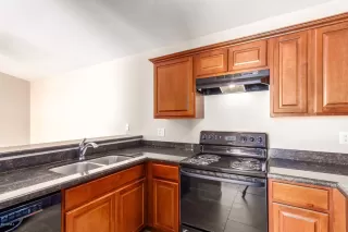 Photo #2: 6098100 Listing