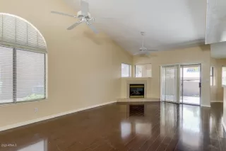 Photo #4: 6098317 Listing