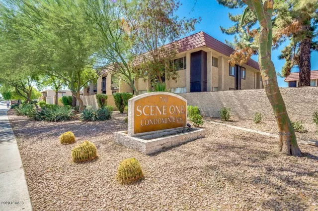 MLS: 6098586 Condo For Sale