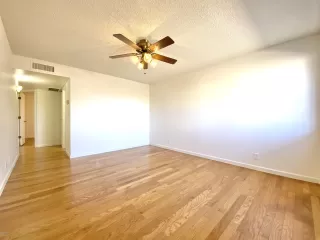 Photo #4: 6098626 Listing