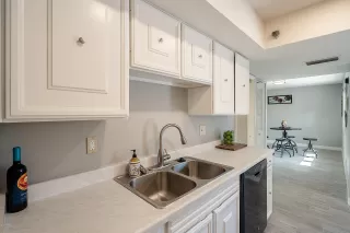 Photo #5: 6098835 Listing