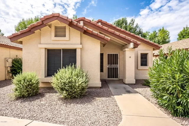 MLS: 6098942 Condo For Sale