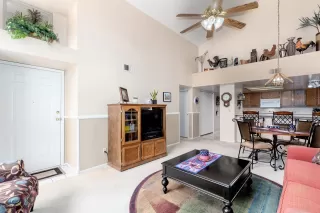 Photo #6: 6099077 Listing