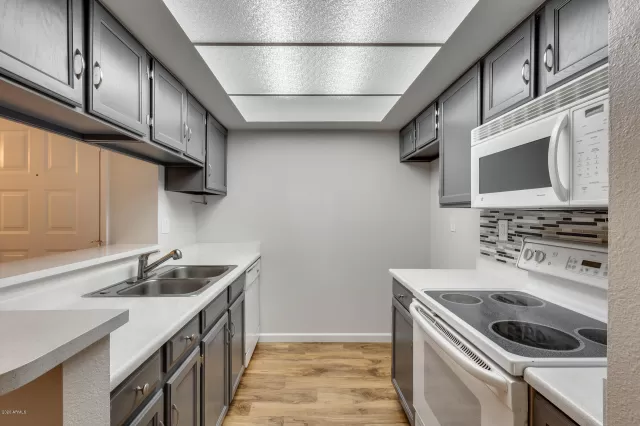 MLS: 6099158 Condo For Sale