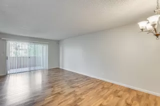 Photo #5: 6099158 Listing