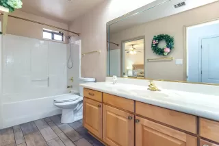 Photo #6: 6099793 Listing