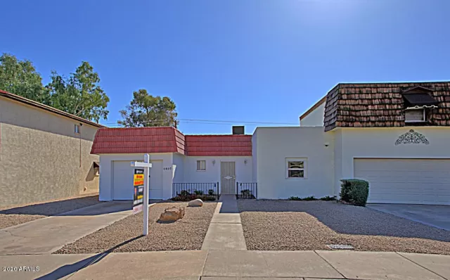 MLS: 6100318 Condo For Sale