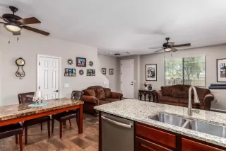 Photo #5: 6100818 Listing