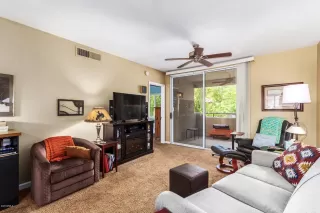 Photo #4: 6100923 Listing