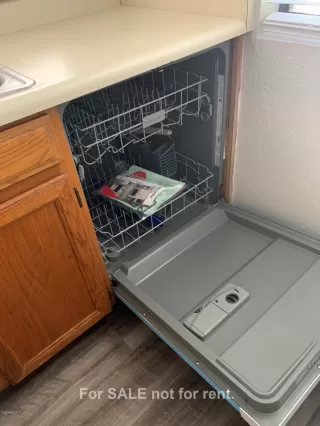 Photo #5: 6101189 Listing