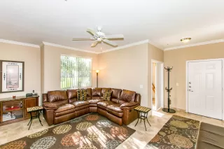 Photo #4: 6101460 Listing