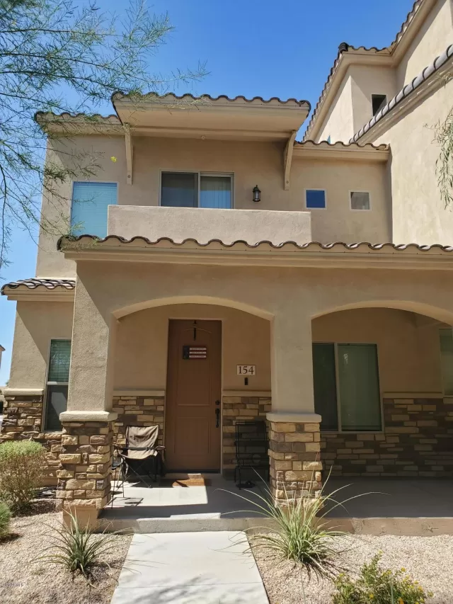 MLS: 6101649 Condo For Sale