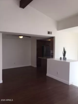 Photo #5: 6101711 Listing