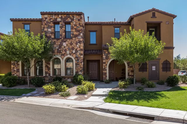 MLS: 6101733 Condo For Sale