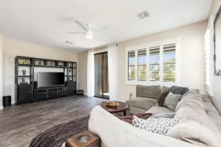 Photo #5: 6101733 Listing