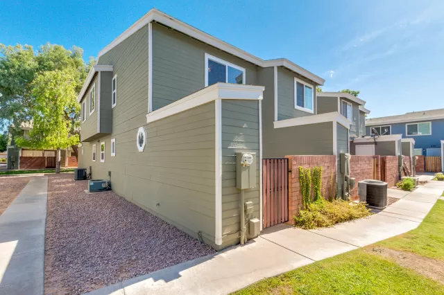 MLS: 6101734 Condo For Sale