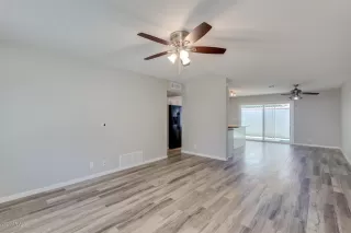 Photo #4: 6101988 Listing