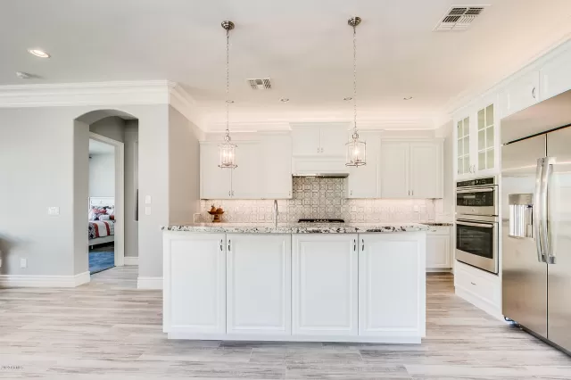 MLS: 6102037 Condo For Sale