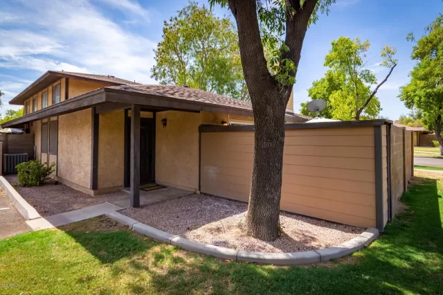 MLS: 6102109 Condo For Sale