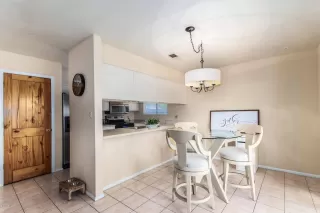 Photo #5: 6102109 Listing 