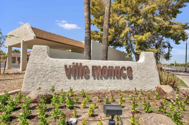 MLS: 6102145 Condo For Sale