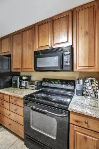 Photo #5: 6102145 Listing