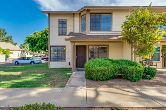 MLS: 6103191 Condo For Sale