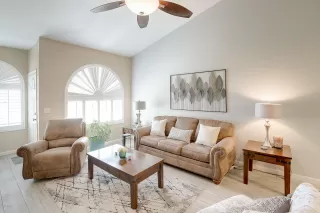 Photo #5: 6103267 Listing