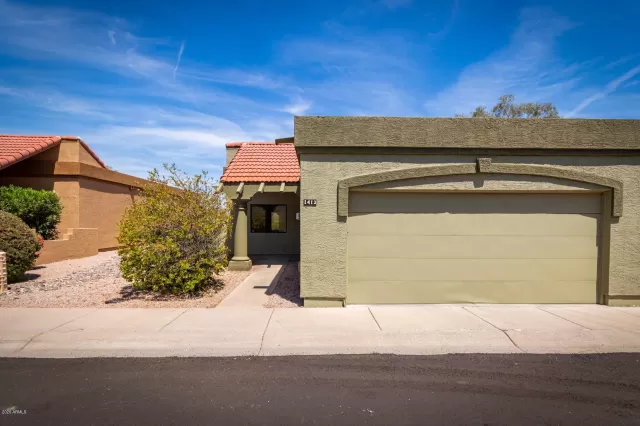 MLS: 6103336 Condo For Sale