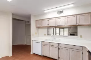 Photo #6: 6103336 Listing