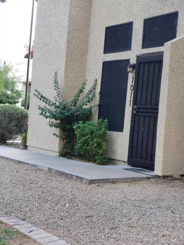 MLS: 6103346 Condo For Sale