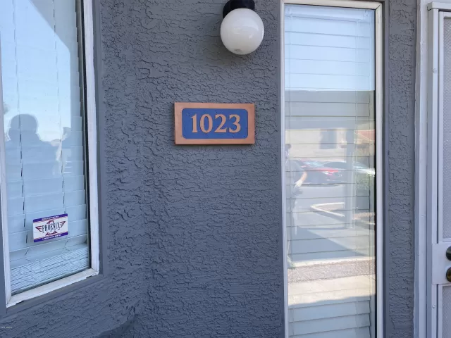 MLS: 6103358 Condo For Sale