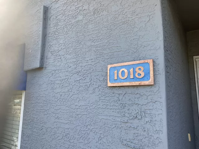 MLS: 6103359 Condo For Sale