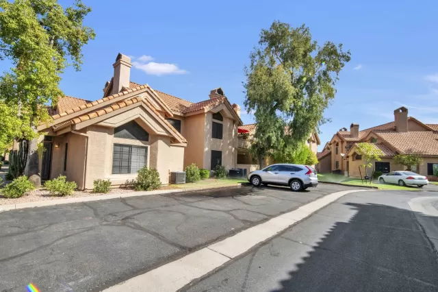 MLS: 6103538 Condo For Sale