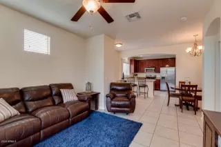 Photo #5: 6103822 Listing