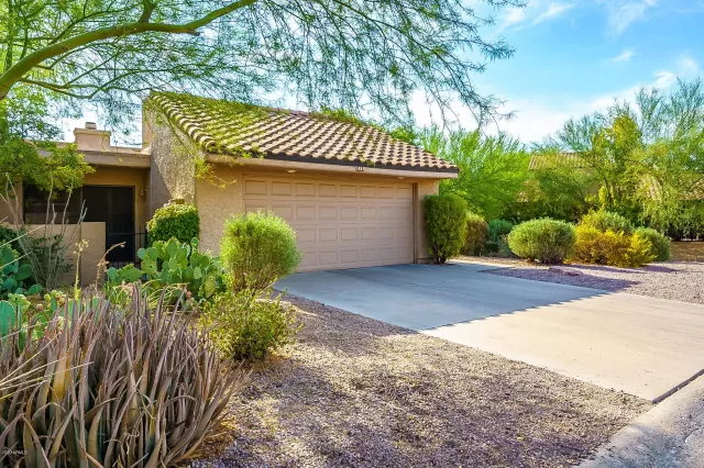 MLS: 6104054 Condo For Sale