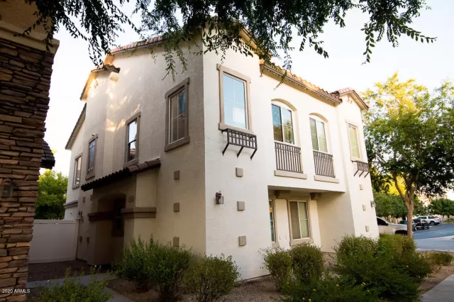 MLS: 6104137 Condo For Sale