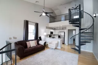 Photo #2: 6104137 Listing