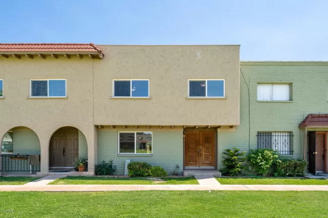 MLS: 6104172 Condo For Sale