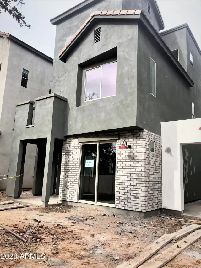 MLS: 6104331 Condo For Sale