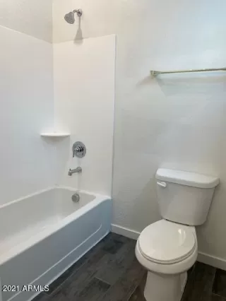 Photo #5: 6104331 Listing